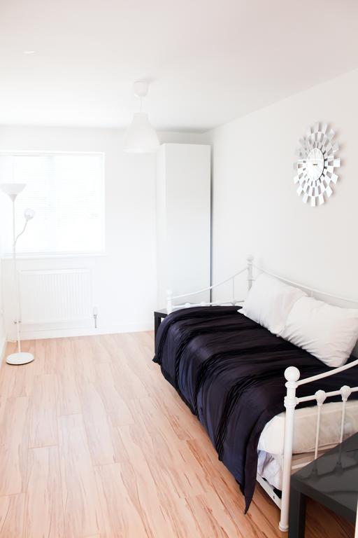 Lux Apartment Bangor  Habitación foto